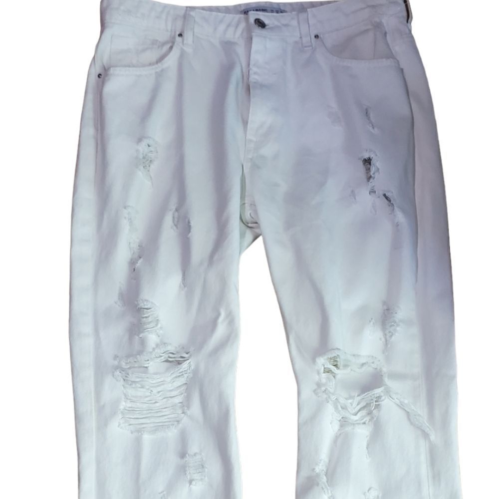 Zara white size 10 distressed boot cut flare
